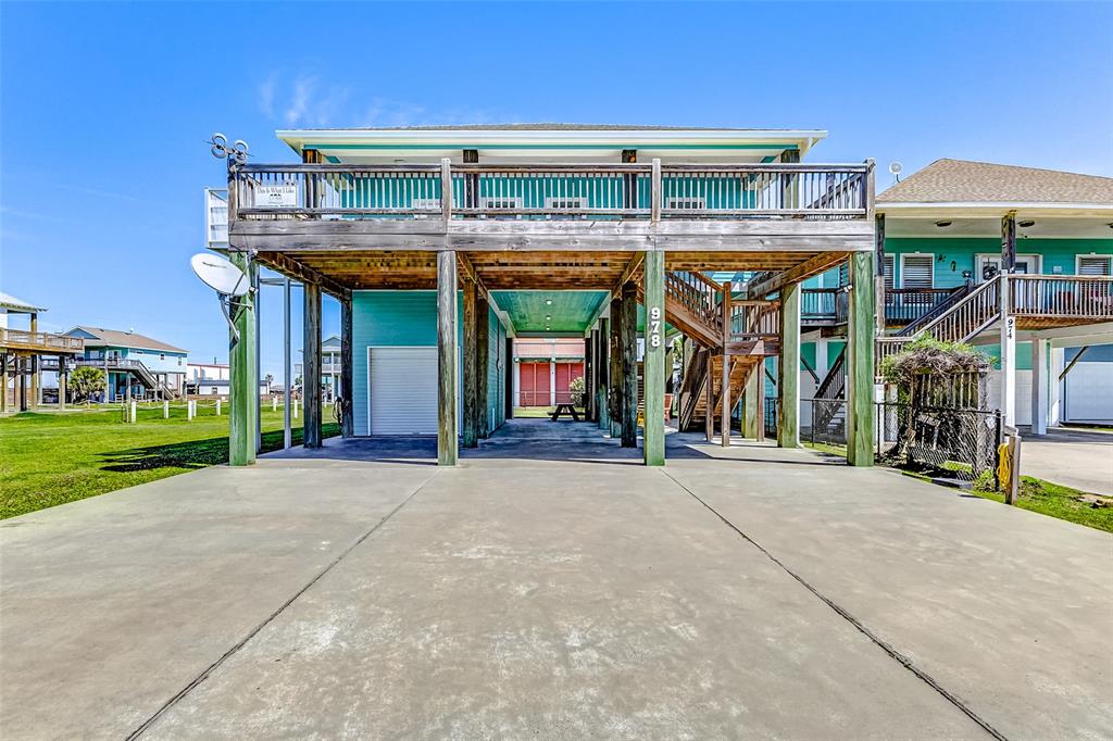 978 Seadrift Drive, Crystal Beach, Texas image 2