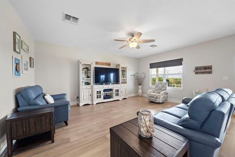 Single Family Residence in Galveston TX 3723 Pirates Beach Circle 3.jpg