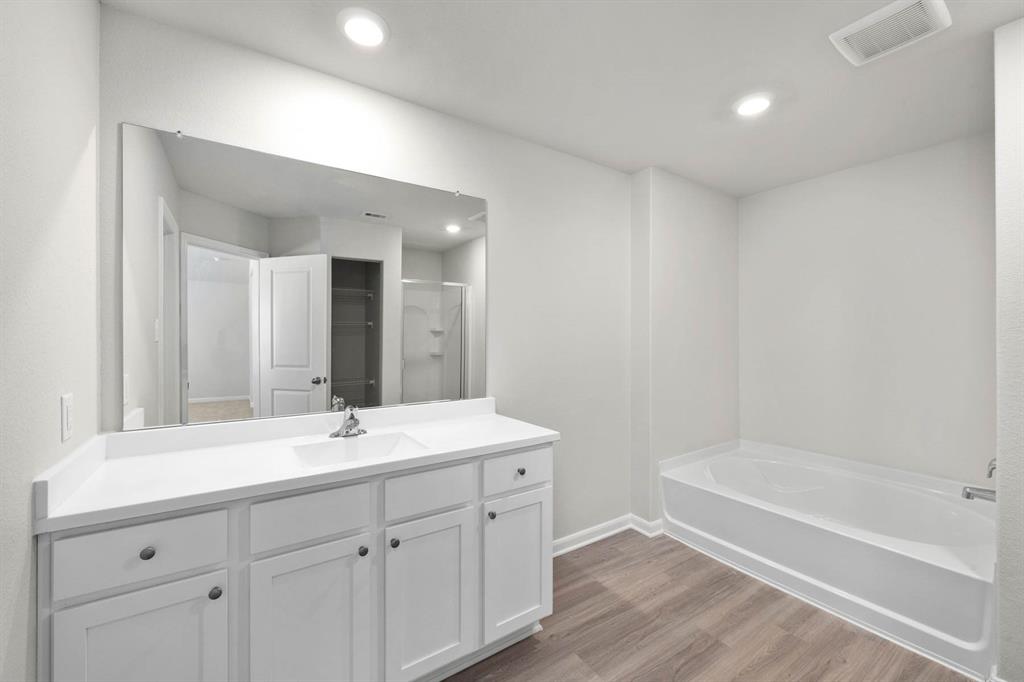 8119 Sunberry Shadow Drive, Houston, Texas image 5