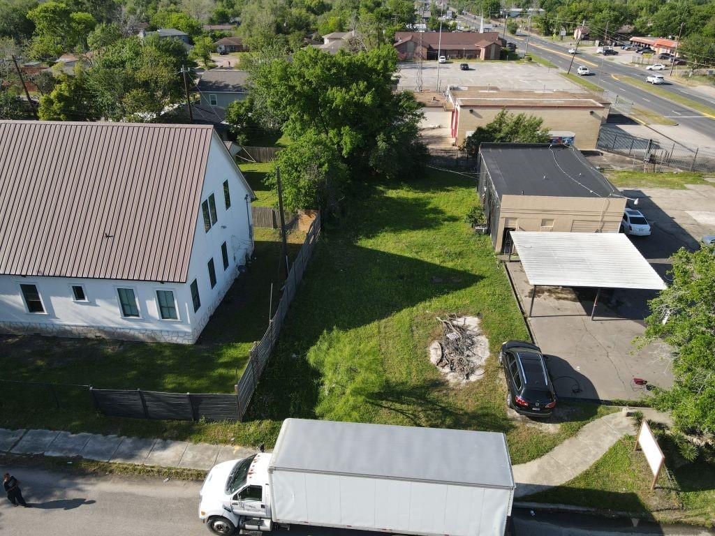11114 Cullen Boulevard, Houston, Texas image 6