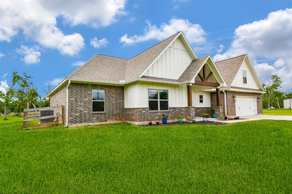 33210 Blue Marlin Drive, Richwood, Texas image 3