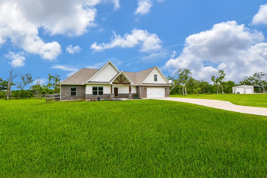 33210 Blue Marlin Drive, Richwood, Texas image 2