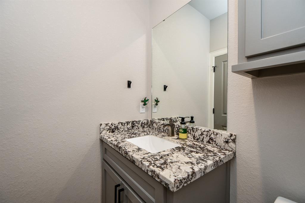 33210 Blue Marlin Drive, Richwood, Texas image 6