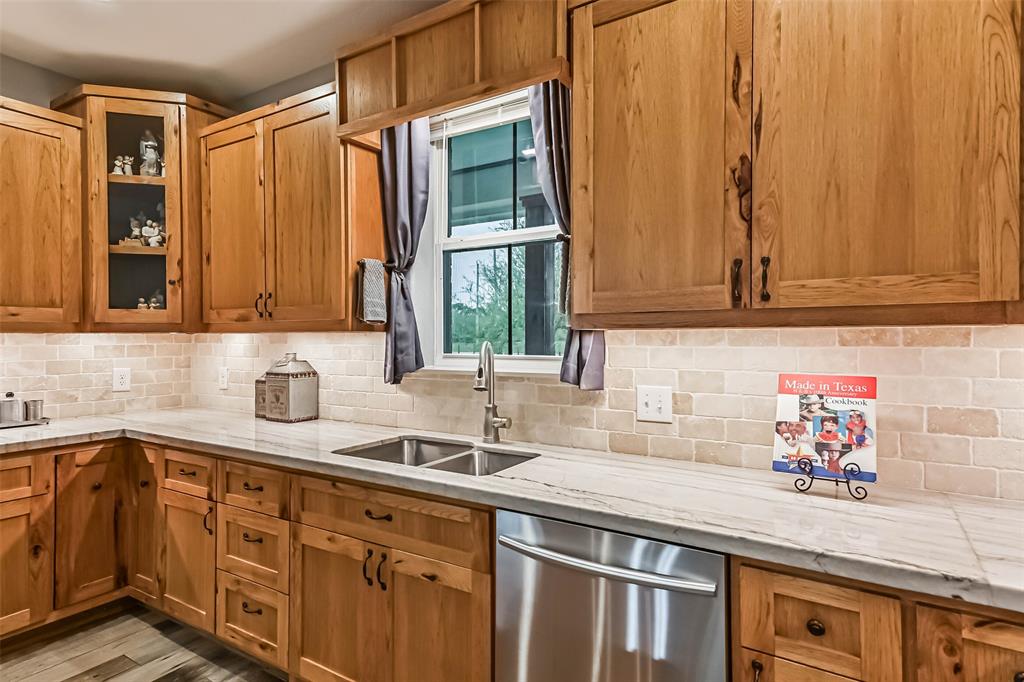 2205 Avenue J, Santa Fe, Texas image 11