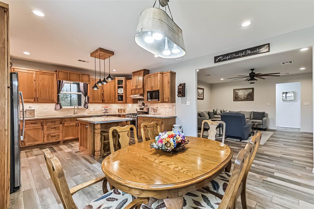 2205 Avenue J, Santa Fe, Texas image 17