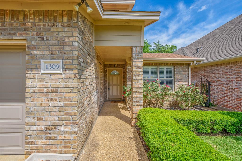 1309 Essex Green, College Station, Texas image 3