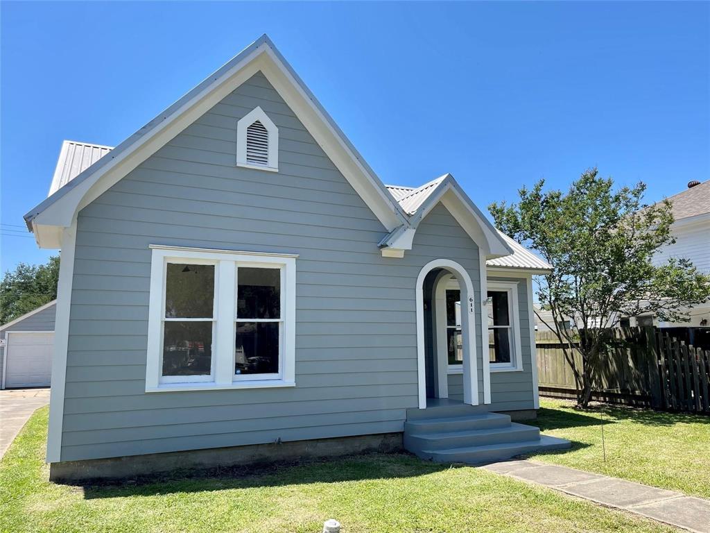 611 Fahrenthold Street, El Campo, Texas image 3