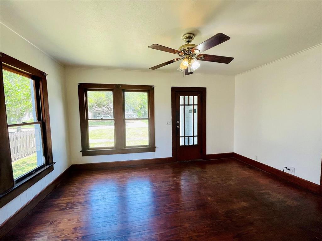 611 Fahrenthold Street, El Campo, Texas image 4