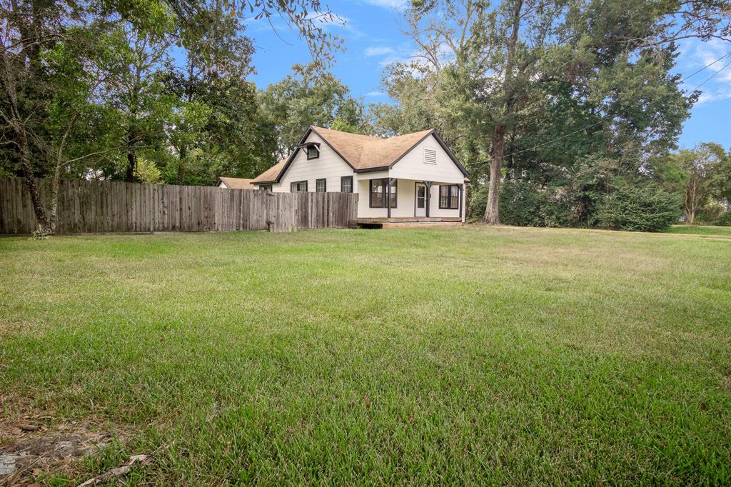 2301 W Lucas Drive, Beaumont, Texas image 2