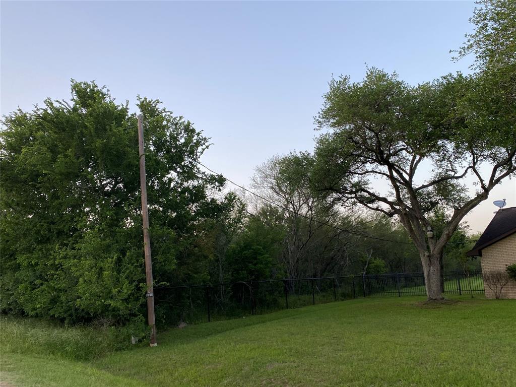 Columbus Road, Wallis, Texas image 7