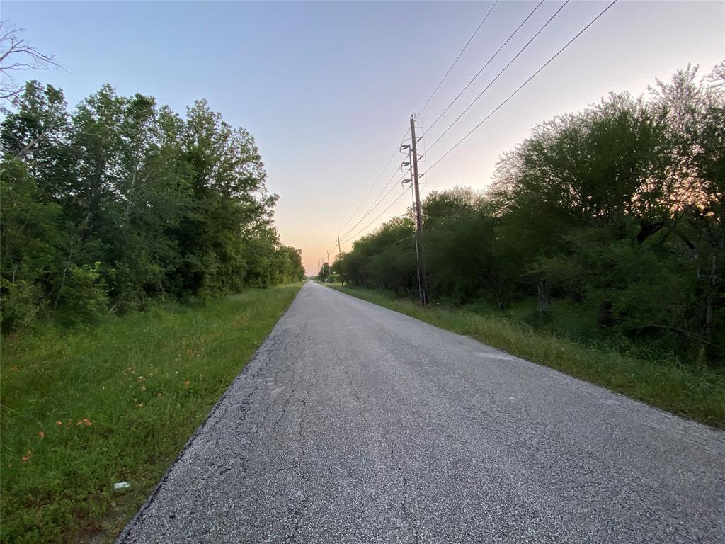 Columbus Road, Wallis, Texas image 5