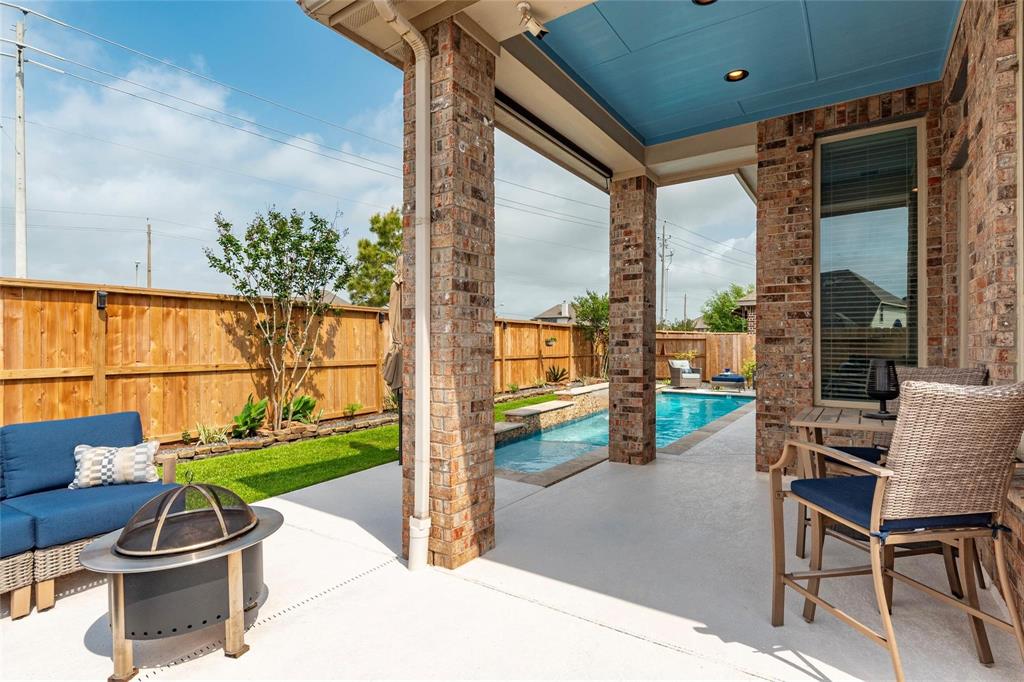 736 Mayhill Ridge Lane