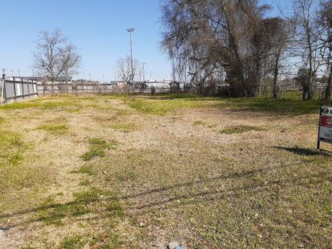 Vacant Land For Sale - 1112 Johnson Street<br/> Baytown, TX 77520