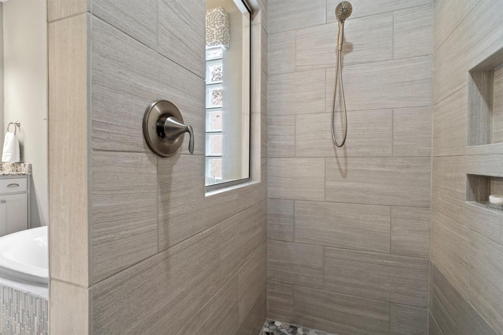 5007 Summer Manor Lane, Sugar Land, Texas image 32