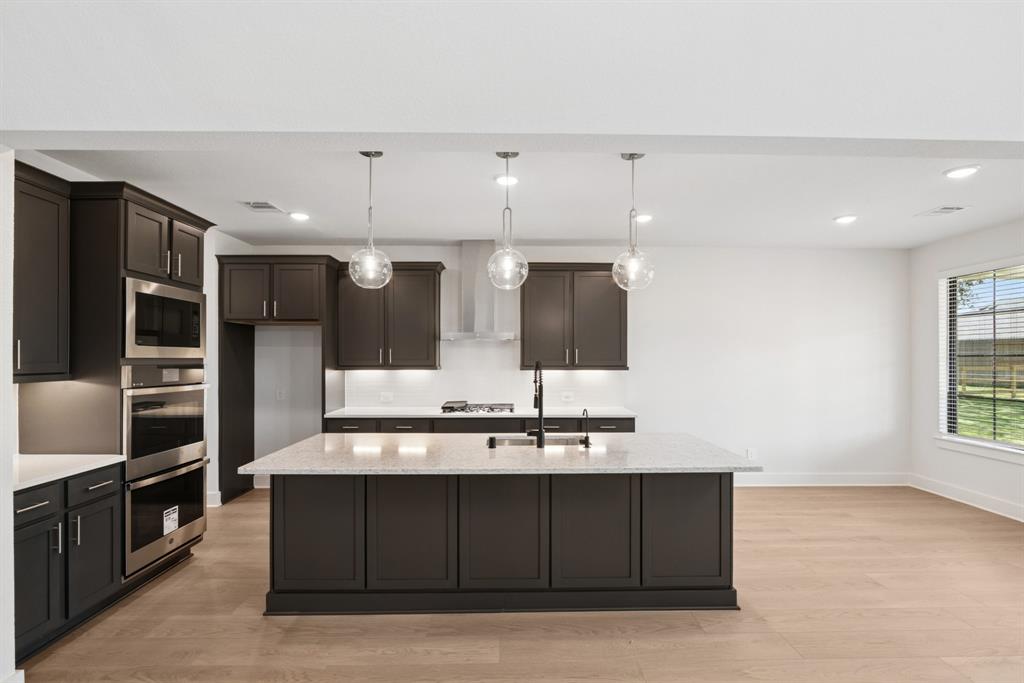 21815 Hibiscus Hedge Trail
