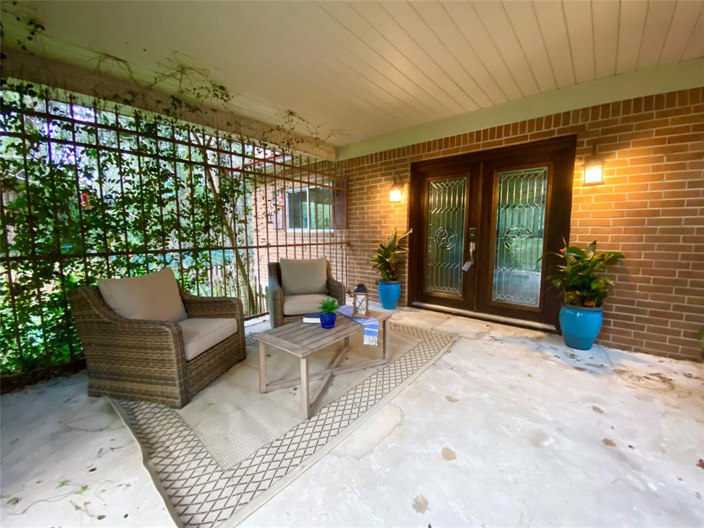 610 Tall Pines Drive, Magnolia, Texas image 2