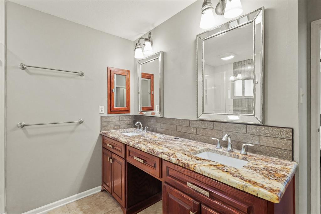 5322 Creek Shadows Drive, Houston, Texas image 7