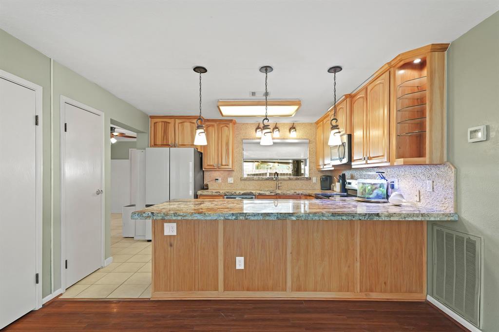5322 Creek Shadows Drive, Houston, Texas image 14