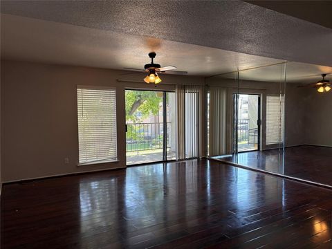 Photo of 2822 S Bartell Drive #22, Houston, TX 77054 (MLS # 24562507)