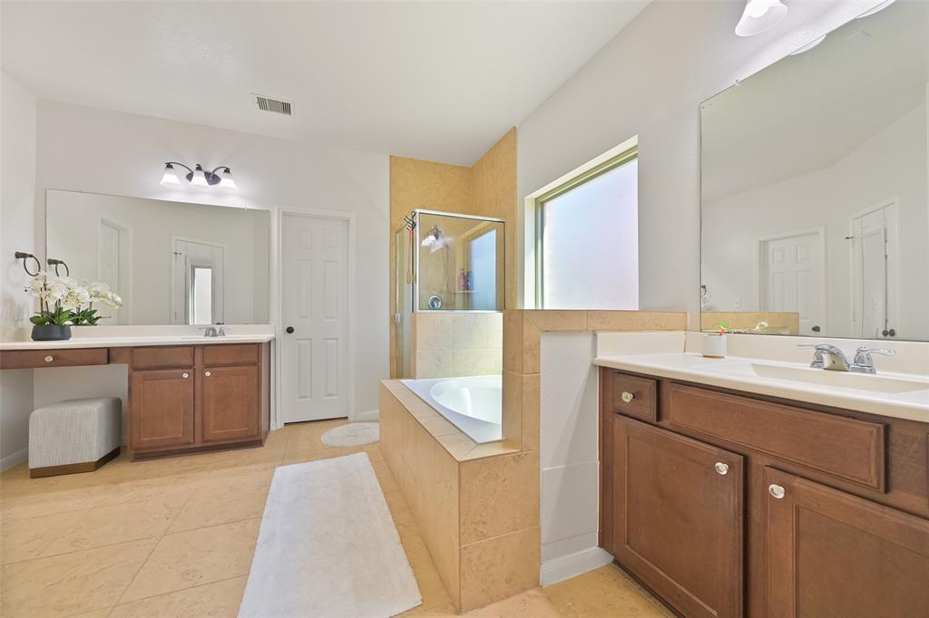 6135 Carnaby Lane, Rosenberg, Texas image 22