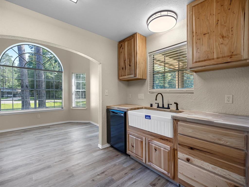 8511 Silver Lure Drive, Humble, Texas image 9