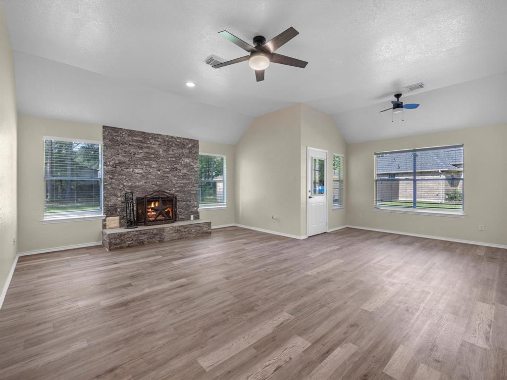 8511 Silver Lure Drive, Humble, Texas image 5