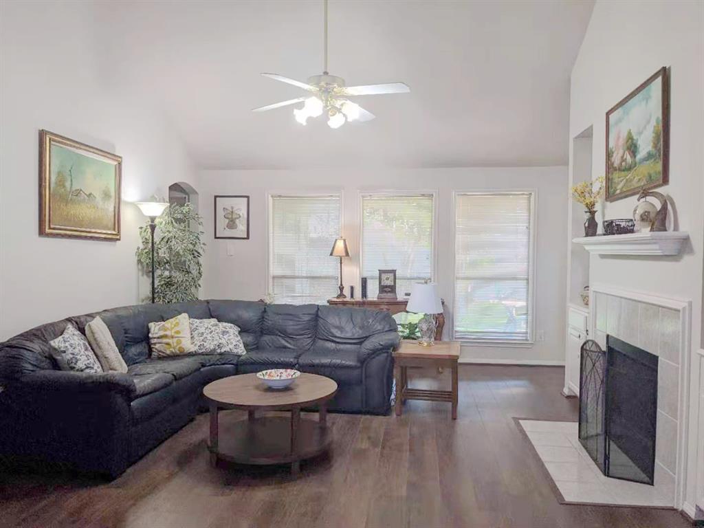 4939 Linden Place