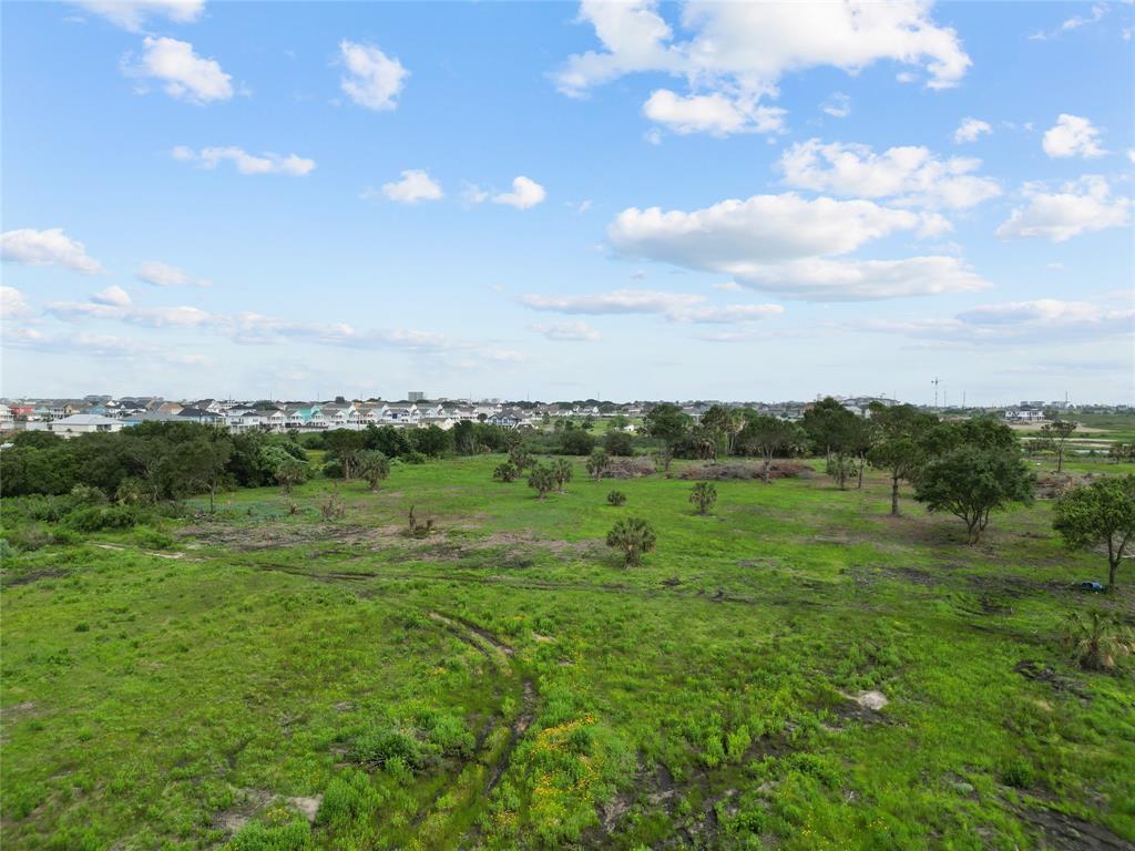 00 00 105th, Galveston, Texas image 11