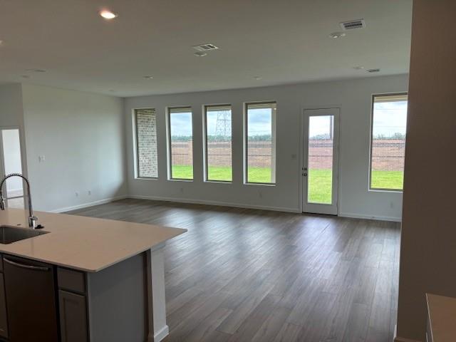 5366 Pompano Loop, Baytown, Texas image 7