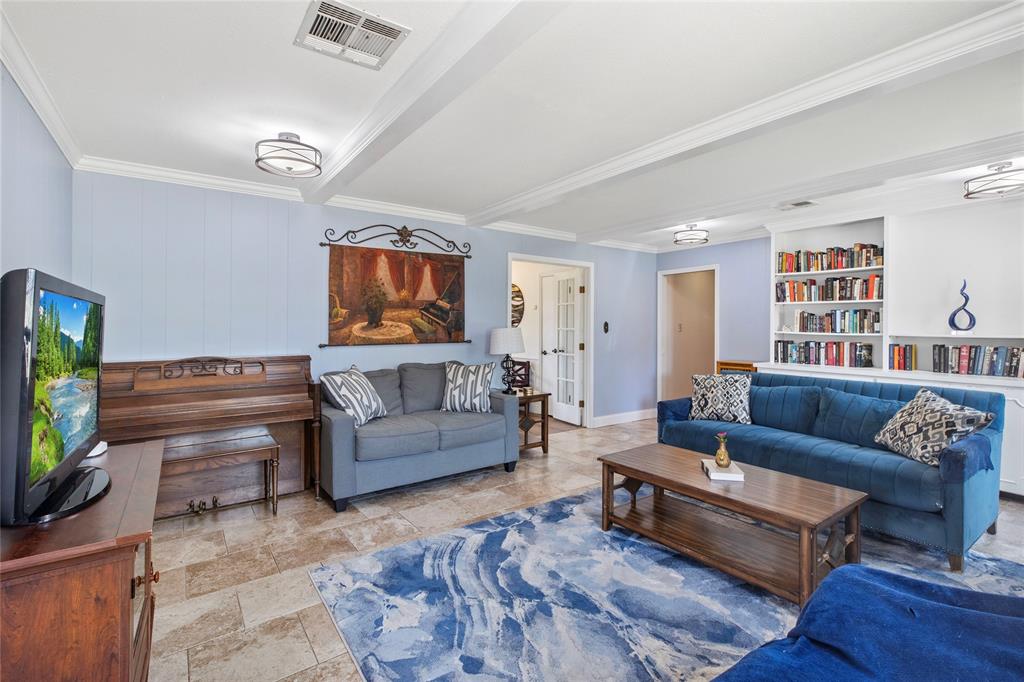 2513 Broadmoor Drive