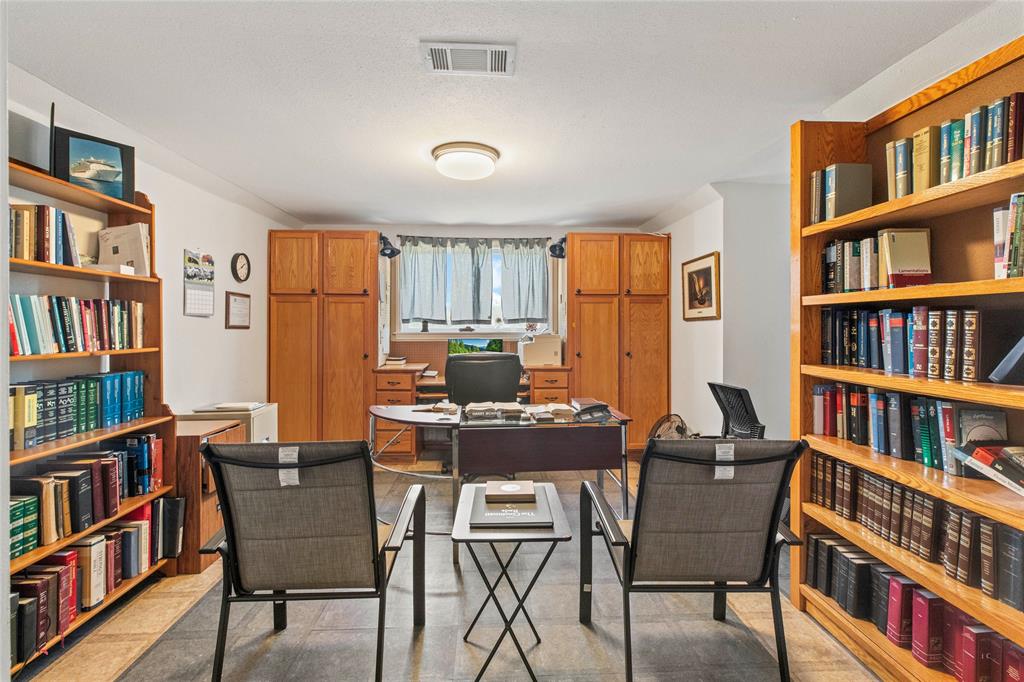 2513 Broadmoor Drive