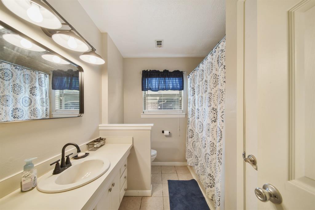 8410 Collingsdale Road, La Porte, Texas image 14