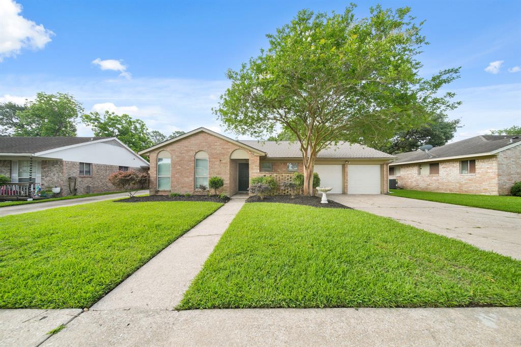 8410 Collingsdale Road, La Porte, Texas image 1
