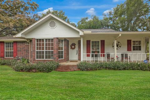 A home in Alvin