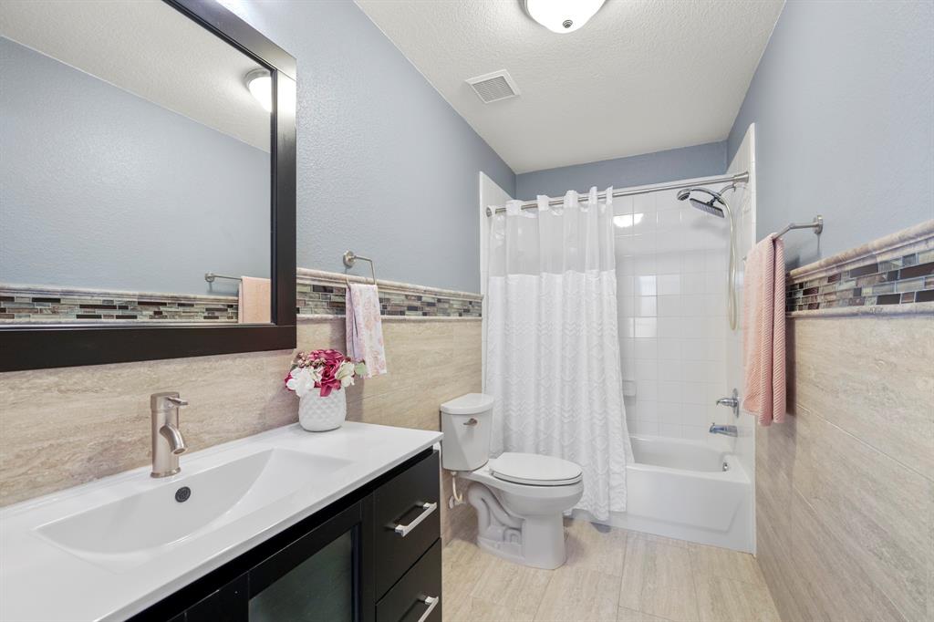20703 Dickinson Manor Lane, Cypress, Texas image 32
