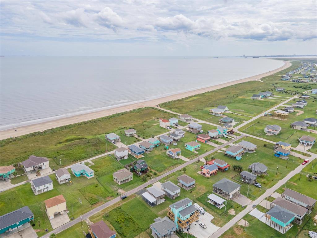143 Ocean View Drive, Crystal Beach, Texas image 17