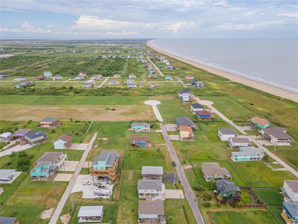 143 Ocean View Drive, Crystal Beach, Texas image 14