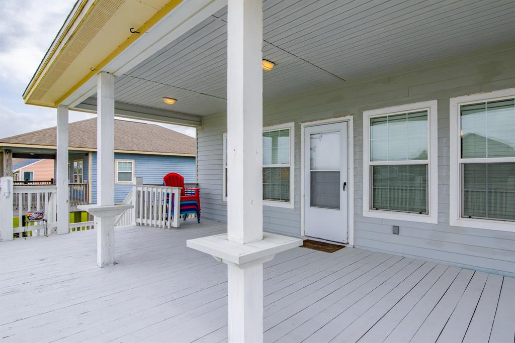 143 Ocean View Drive, Crystal Beach, Texas image 7