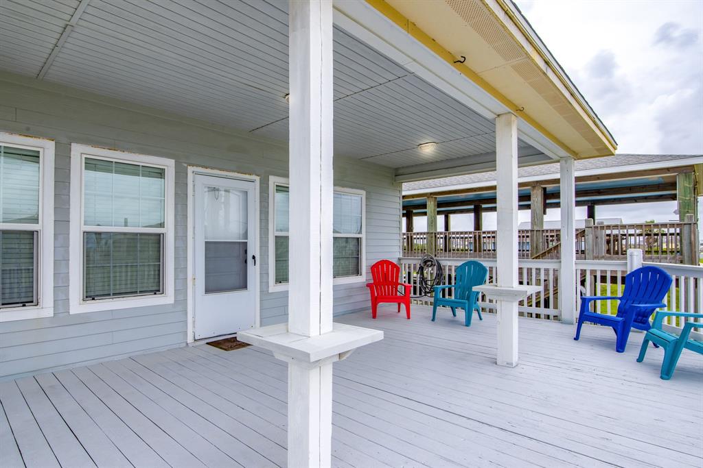143 Ocean View Drive, Crystal Beach, Texas image 4