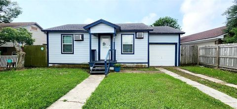 Photo of 707 W 6th Street, Freeport, TX 77541 (MLS # 62111800) Photo of 707 W 6th Street, Freeport, TX 77541 (MLS # 62111800)