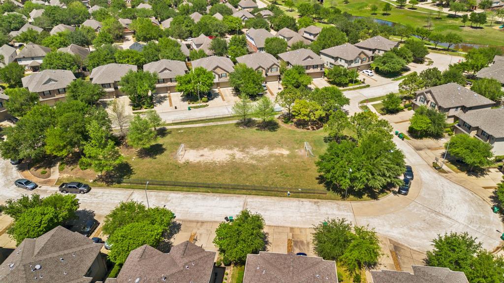 6415 Densberry Lane, Katy, Texas image 49