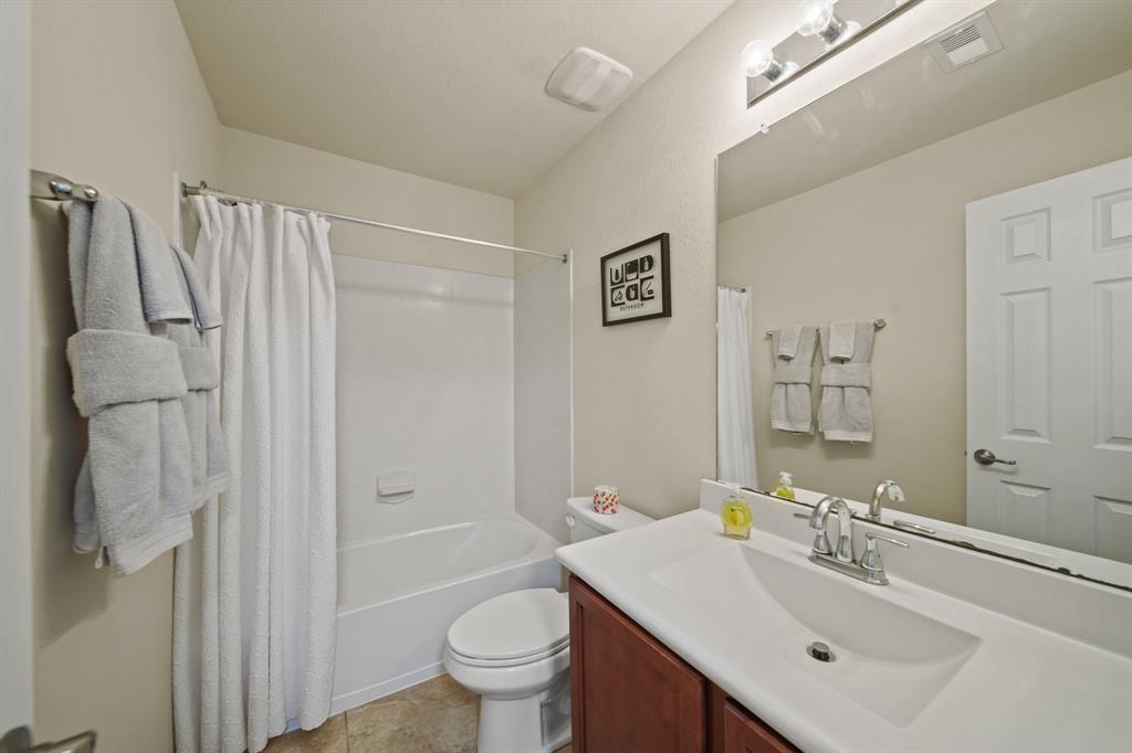 6415 Densberry Lane, Katy, Texas image 34