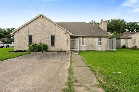 Photo of 12822 Huntington Venture Drive Dr, Houston, TX 77099 (MLS # 14891970)