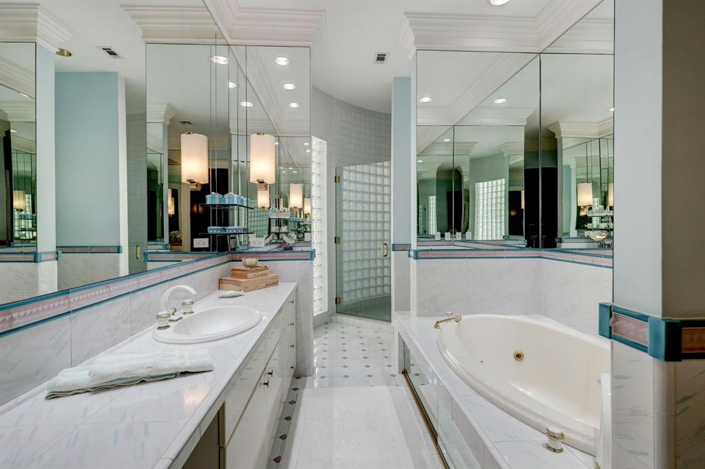 324 Buckingham Drive, Houston, Texas image 36