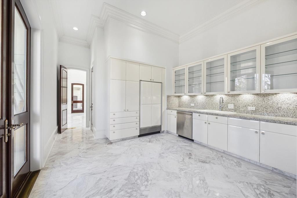 324 Buckingham Drive, Houston, Texas image 15