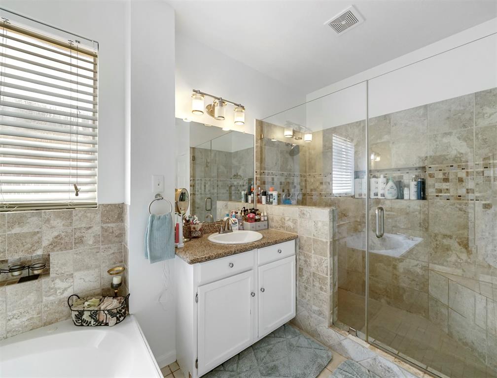 1311 Shadow Mountain Drive, Katy, Texas image 17
