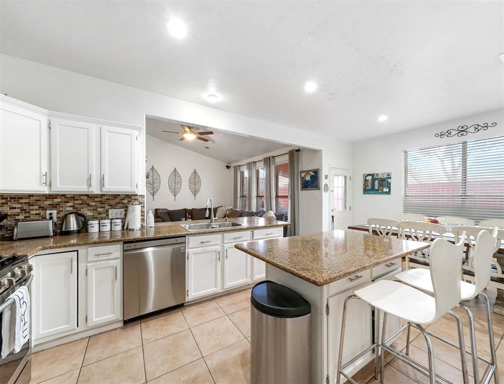 1311 Shadow Mountain Drive, Katy, Texas image 13