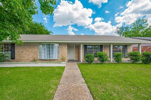101 Wildrose Street Baytown TX 77520