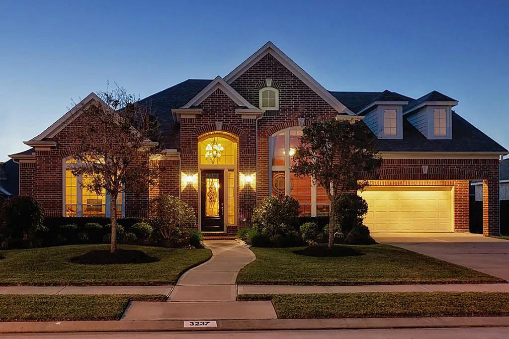 3237 Prince George Drive, Friendswood, Texas image 4