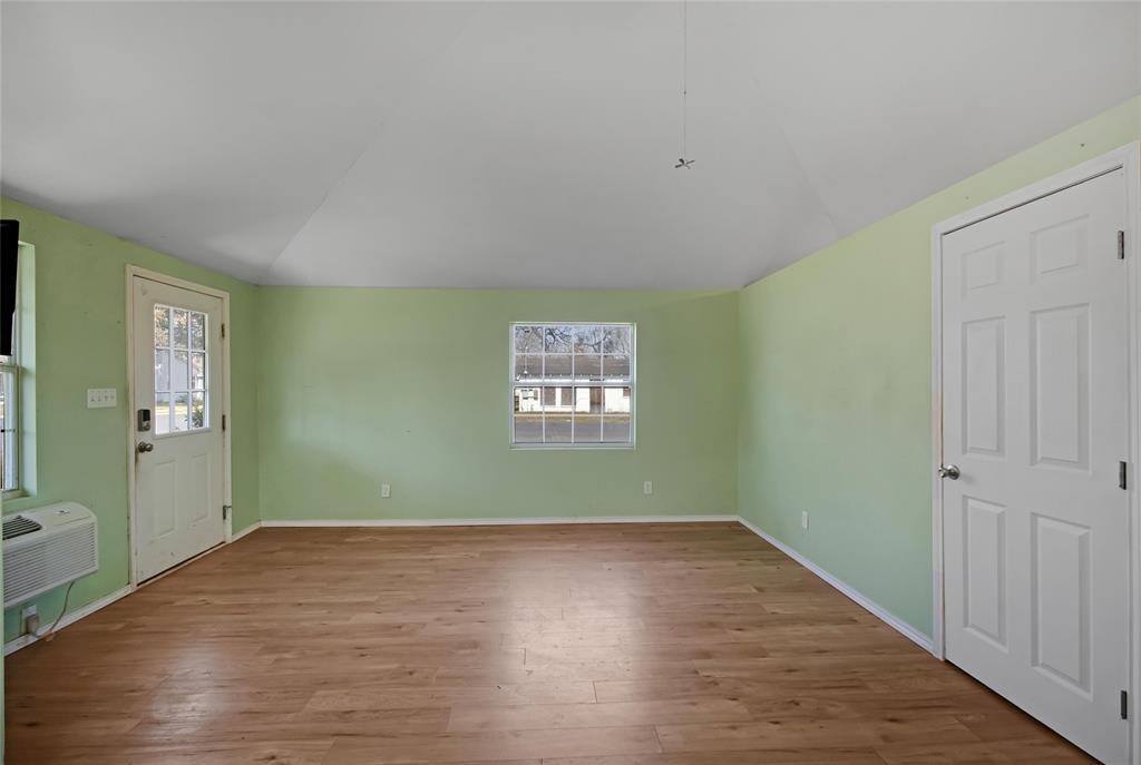 304 E Inez Street, Beeville, Texas image 31